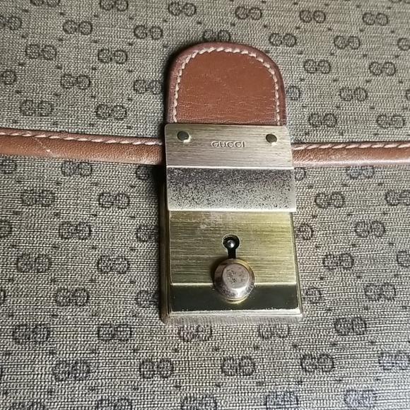 COPY - Vintage Gucci Briefcase - Picture 2 of 16